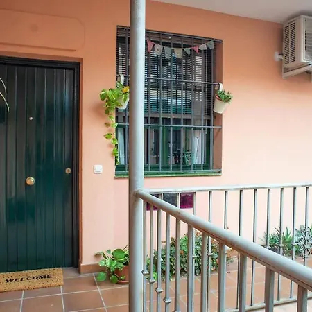 A19 Brand New By Triana Bridge Apartment